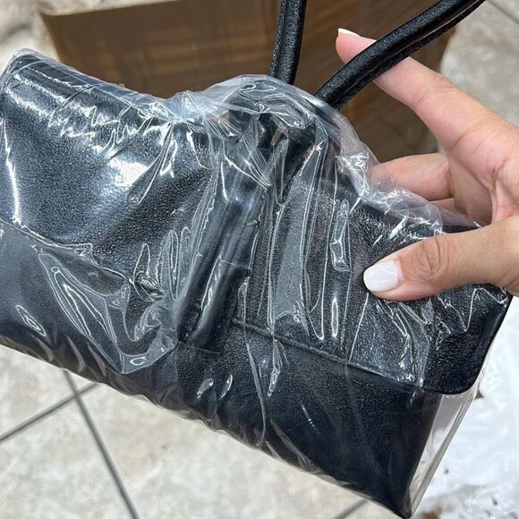 Made in Italy Leather Purse - Picture 2 of 7